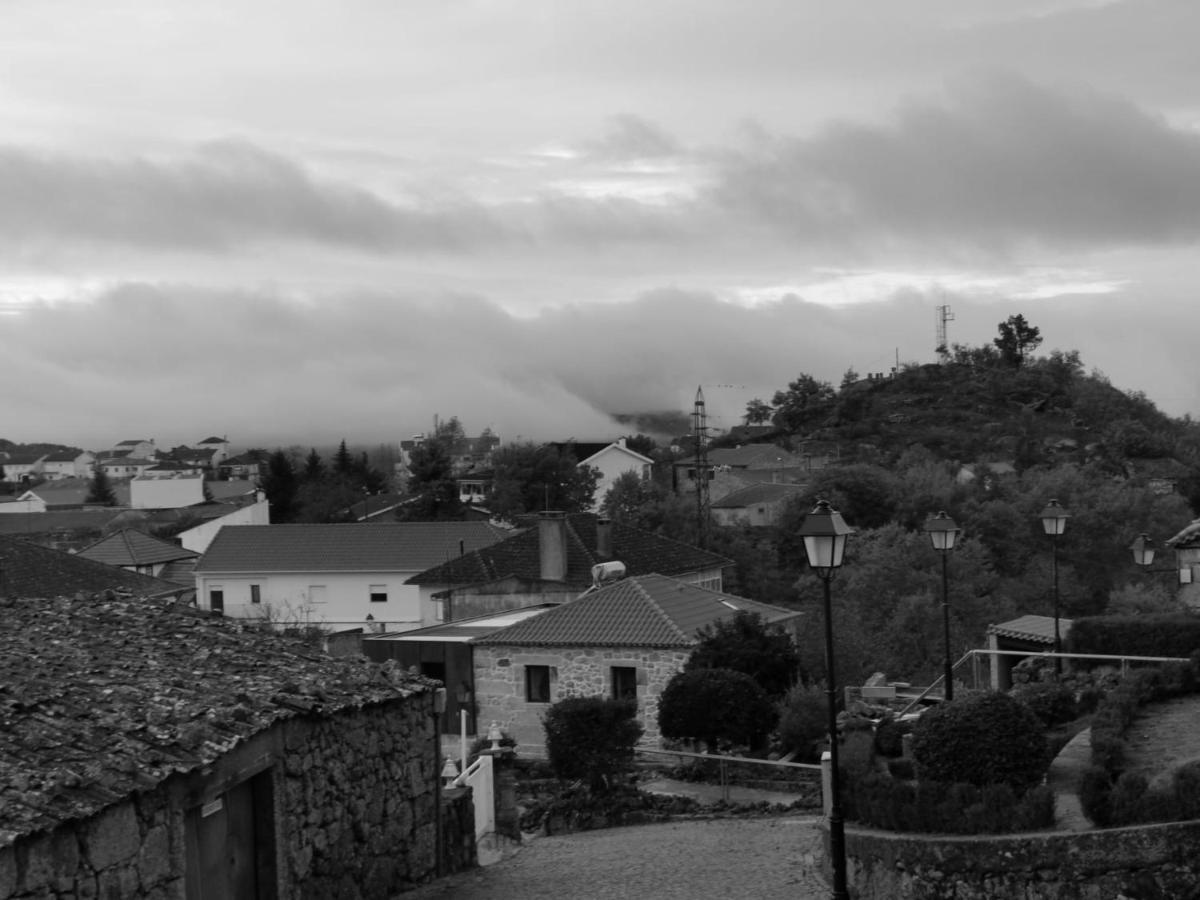 Отель Casa Do Castelo Sernancelhe Экстерьер фото
